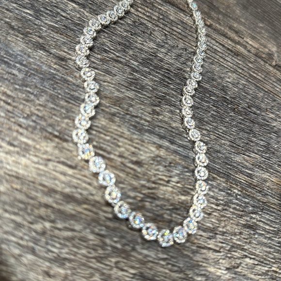 Necklace with sparkle stones - Picture 4 of 5